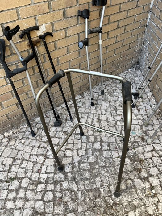 Apoios de Marcha para Idosos e Reabilitação
