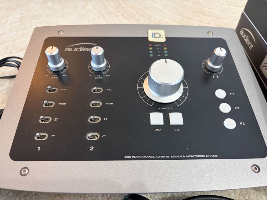 Audient iD22 — Interface de Áudio Profissional — Excelentes Prés & Conversores