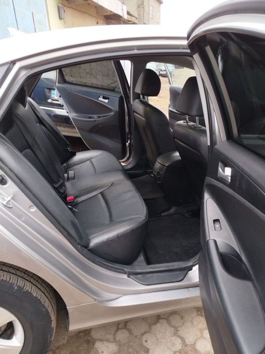 Автомобіль Hyundai sonata