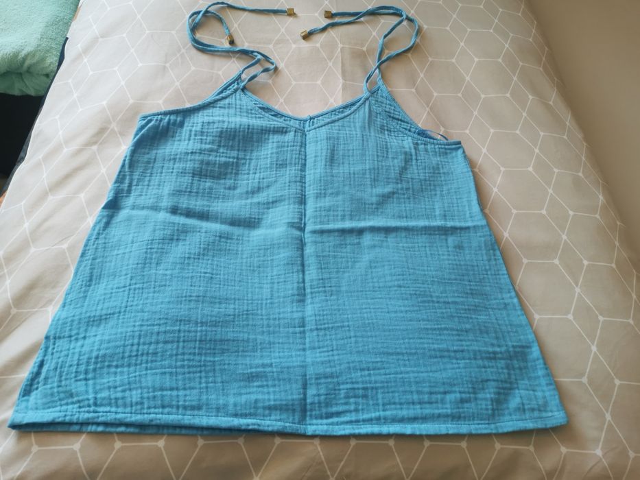 Nowa damska bluzka na ramiączkach