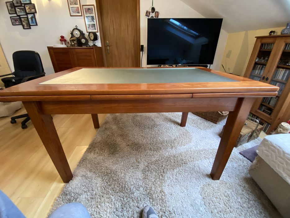 Mesa extensivel de cerejeira