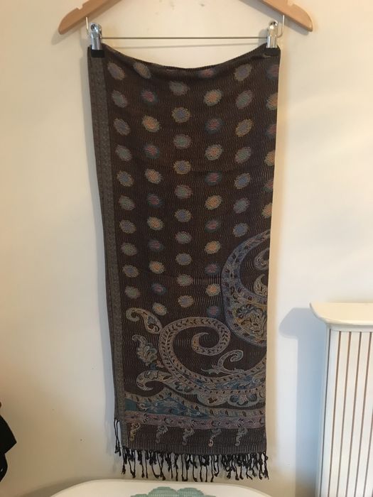 4 Pashminas, 1 com Pérolas e 1 Écharpe. NOVOS