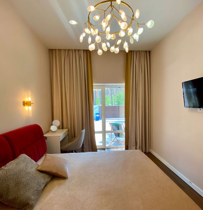 Будинок у найкращій локації Бучі, ділянка 8,5 соток