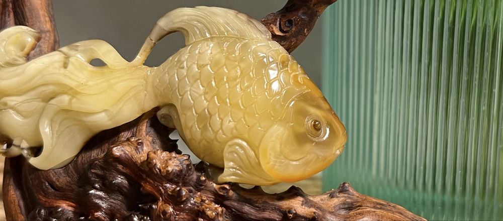 Рибка янтарь бурштин різьба статуетка