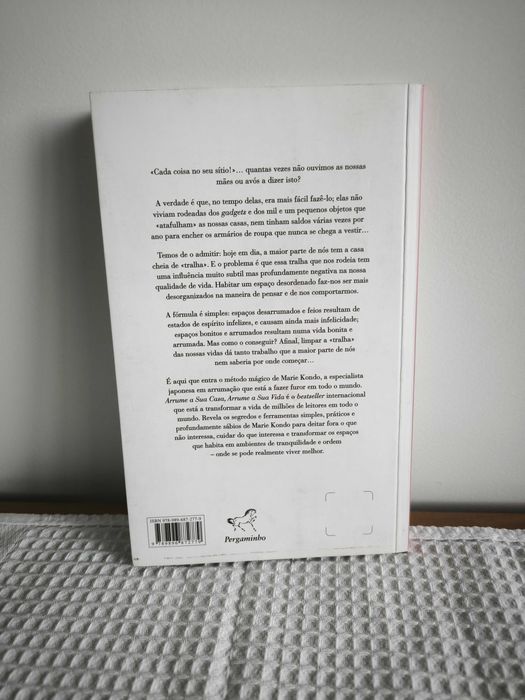 Livro "Arrume a Sua Casa, Arrume a Sua Vida" (Marie Kondo)