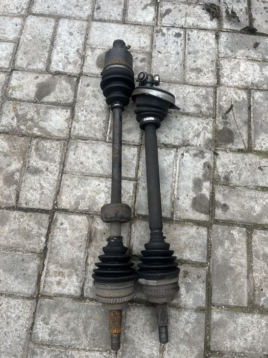 Продам полуось Renault