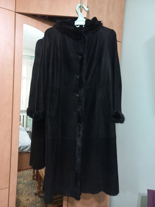 Дубленка натуральная с капюшоном и норкой