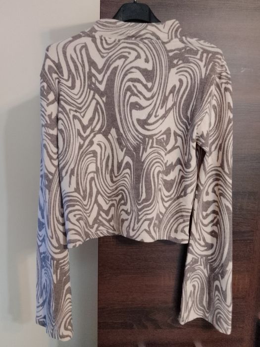 Bluzka, sweter damski Stradivarius r 40.