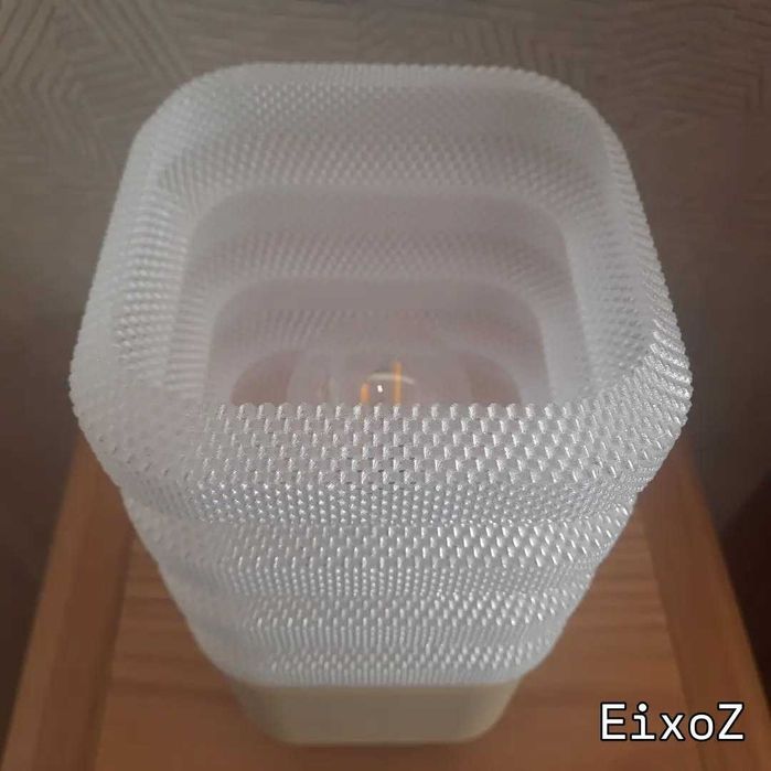 Candeeiro de mesa E27 com Lâmpada LED - NOVO Ref: 007