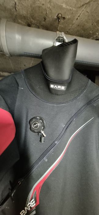 Suchy skafander Bare Trilam Tech Dry