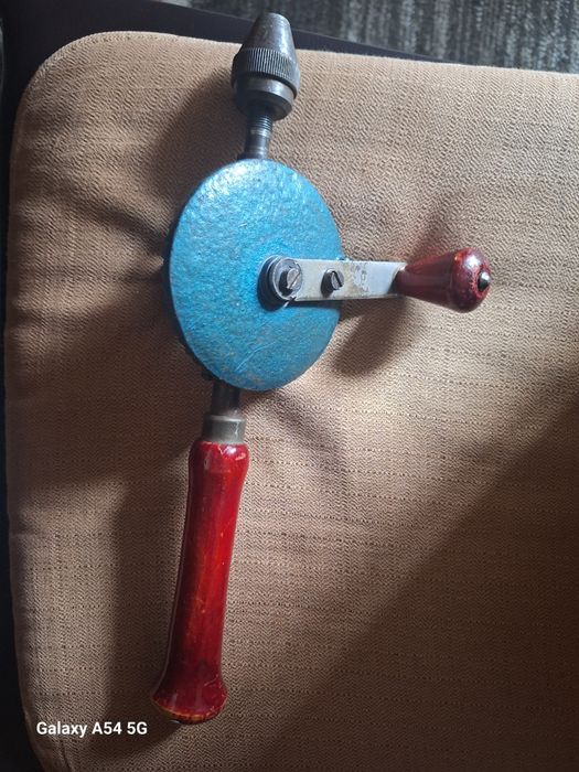 Old Tool496720803404206081