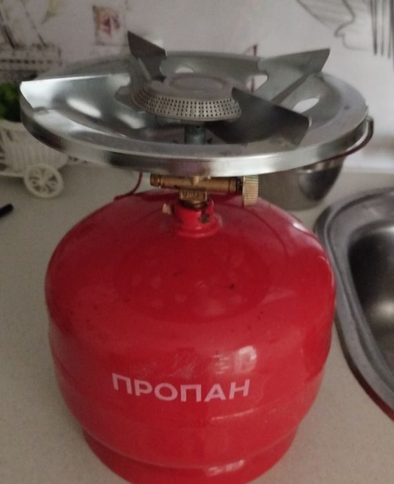 Газовая  горелка плита баллон переносной заправляемый