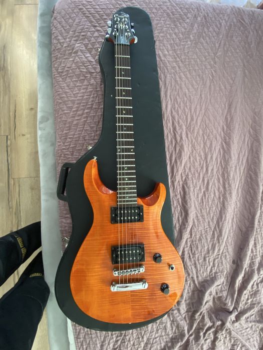 Na sprzedaz gitara  elektryczna Crafter.