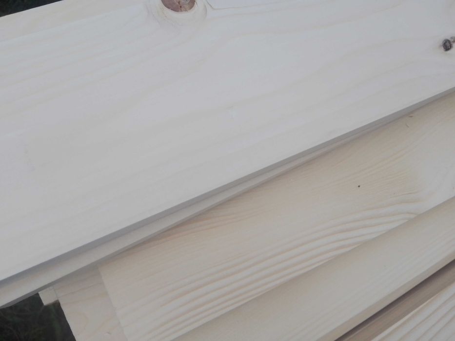 Nowa sztacheta świerkowa, heblowana