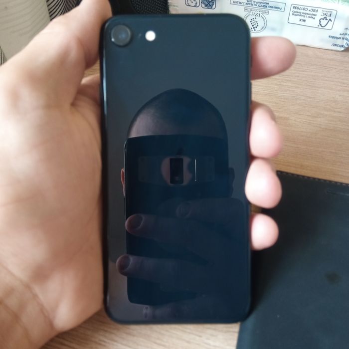 Iphone se 128 gb rok 2022 ios 26.5 stan b.dobry