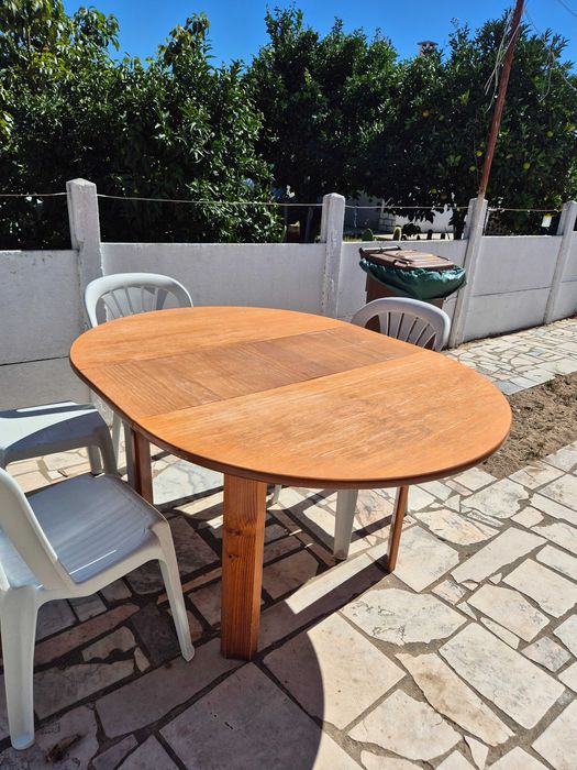 Mesa de jantar + 3 cadeiras