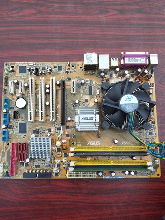 Материнська плата ASUS, оперативка DDR-2, ТВ-тюнер (все б/в)