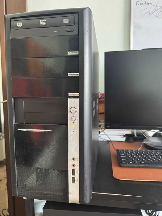 Настліьний комп'ютер I3 3.3GHz, ОЗУ 12, SSD 480, відео 1Gb + монітор