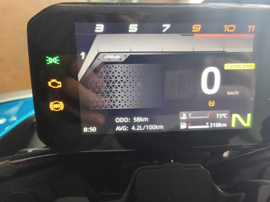 CFmoto 125 NK - como nova. 58 Km.