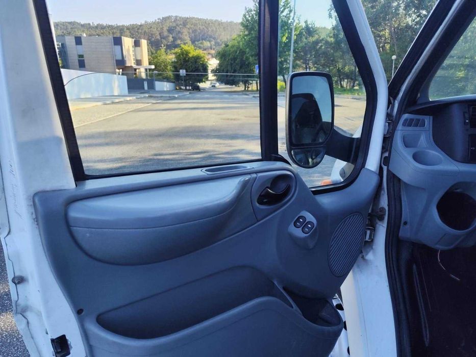 Ford Transit 350L – 7 Lugares – Caixa Aberta