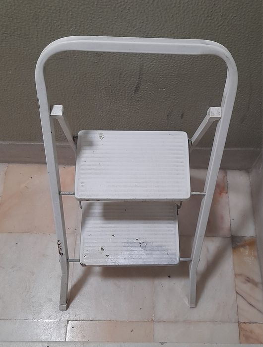 Escadote metalico 3 degraus