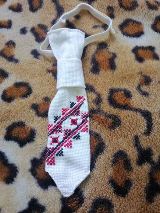 Галстук вишитий дитячий
