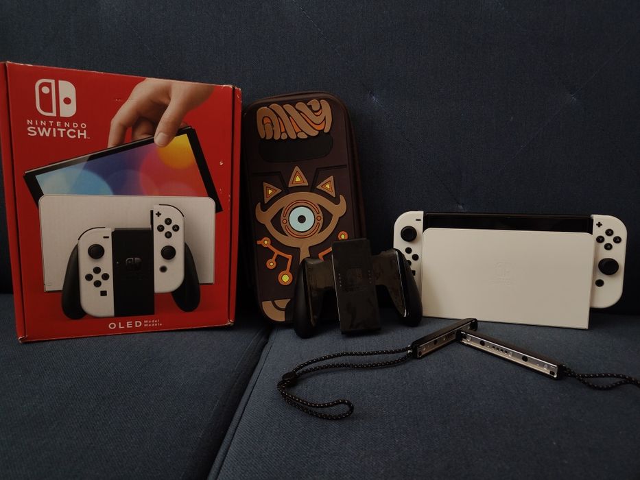 Nintendo Switch OLED white