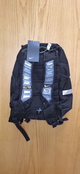 Mochila Nike ELITE