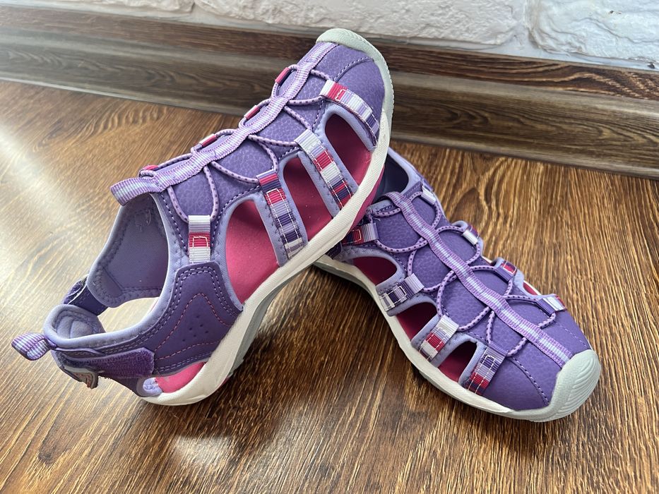 Взуття одним лотом на дівчинку 35-36 розмір