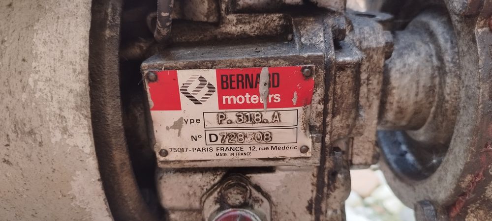 Motor de Rega antigo  a Petróleo