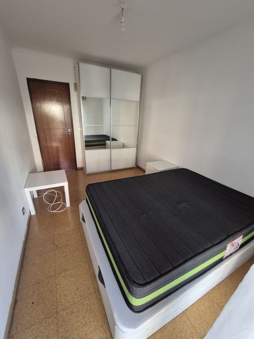 QUARTO COM VARANDA junto ao comboio
