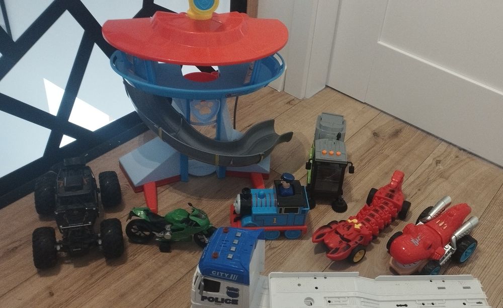 Zabawki Baza Psi Patrol, Tomek i Przyjaciele itp.