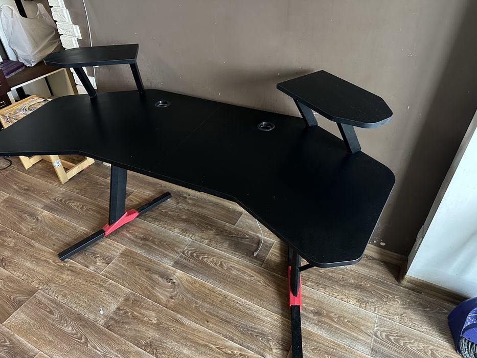 Стіл комп'ютерний GT Racer T-1246 Black