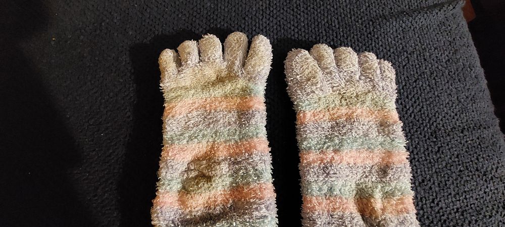 Włochate skarpetki pięciopalczaste rozmiar uniwersalny