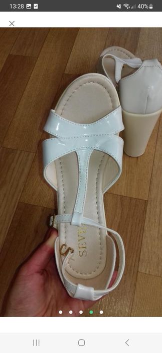 Босоніжки жіночі