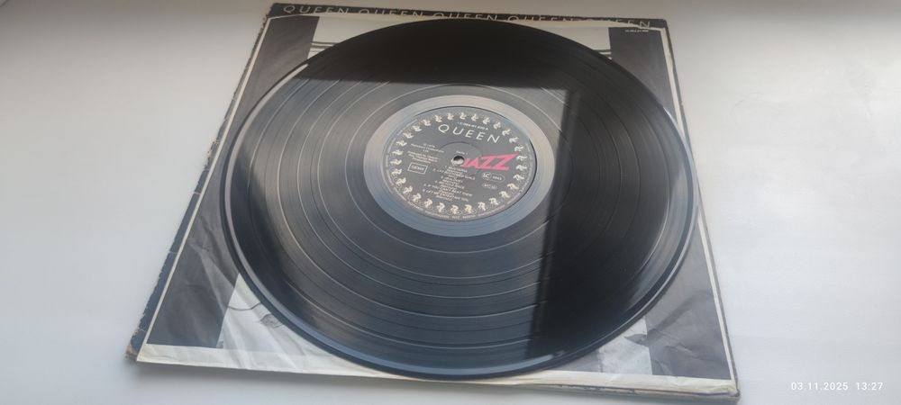 queen - купити CD, DVD диски Сумська область - Ціна на OLX.ua