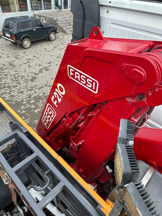 Volvo FH16 520 к.с. | Спецевакуатор для вантажівок | 8x4 | Кран Fassi