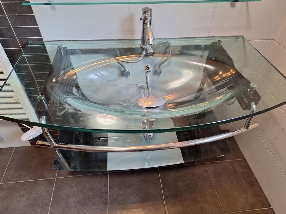 Lavatório em vidro
