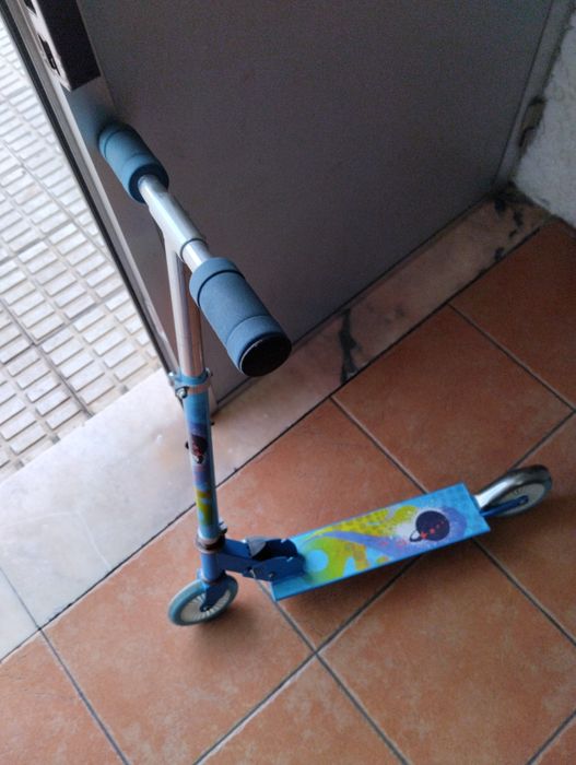 Trotinete de criança + capacete