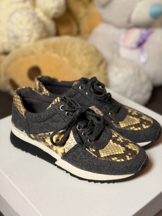 текстиль с питоном