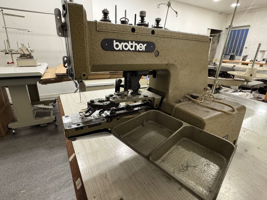 Maquina de pregar botoes
