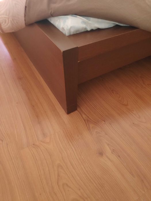 Cama IKEA com estrado de ripas já desmontado