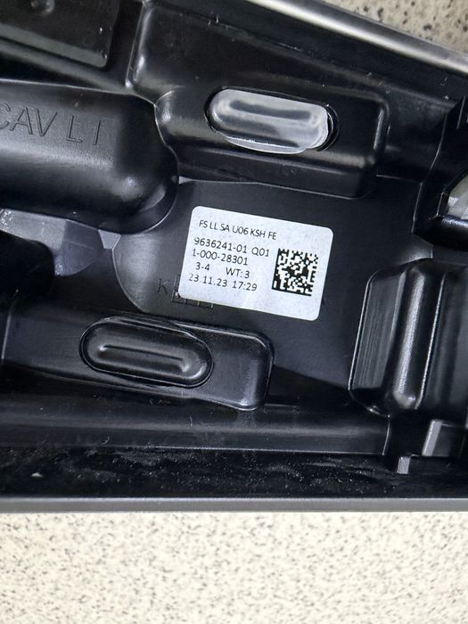 BMW X1 U11 декор салону бмв х1 ю11 пластик накладки