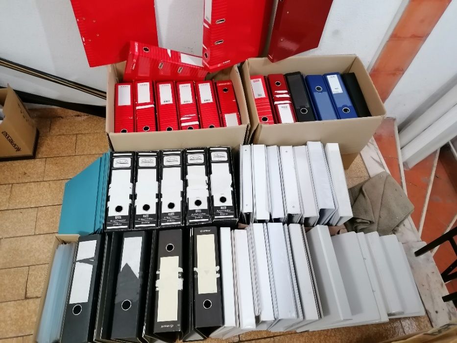Material de escritório diverso (Pastas; separadores; porta docs