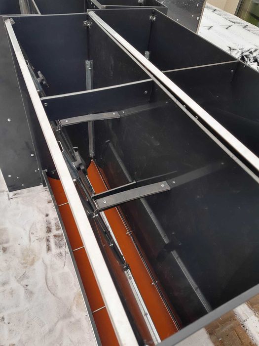 Automat_ karmnik_ paśnik czterostanowiskowy AP4T na 50 szt świń NOWY