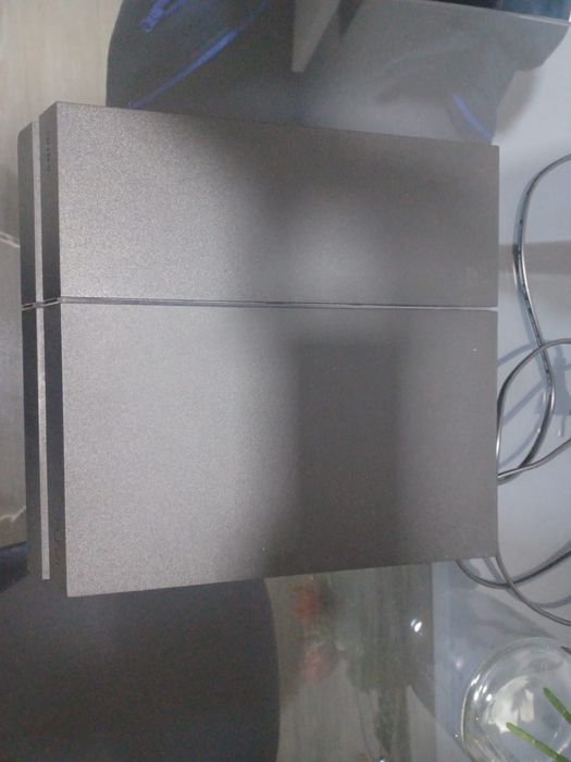 PlayStation 4 Sony PS4 (Preta) – Modelo Original