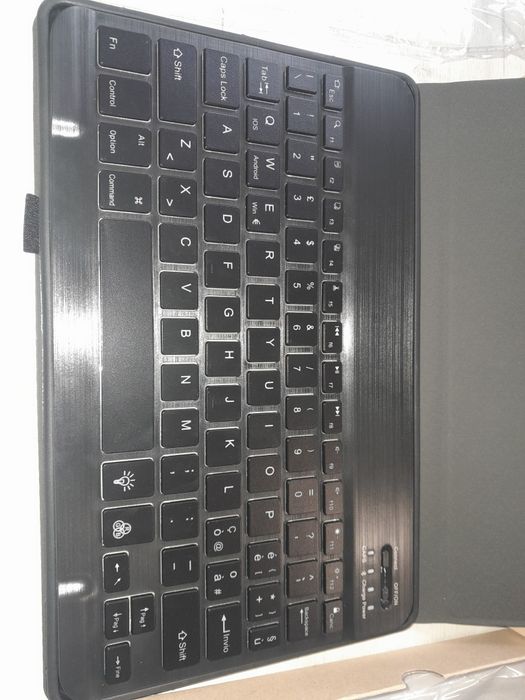 Etui czarne z klawiaturą bluetooth do lenovo m10 plus 3gen 10,6 qwerty