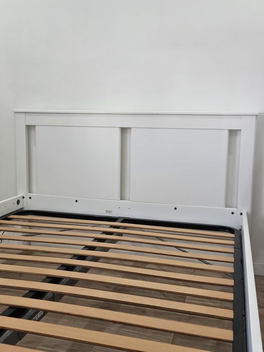 Cama casal branco IKEA