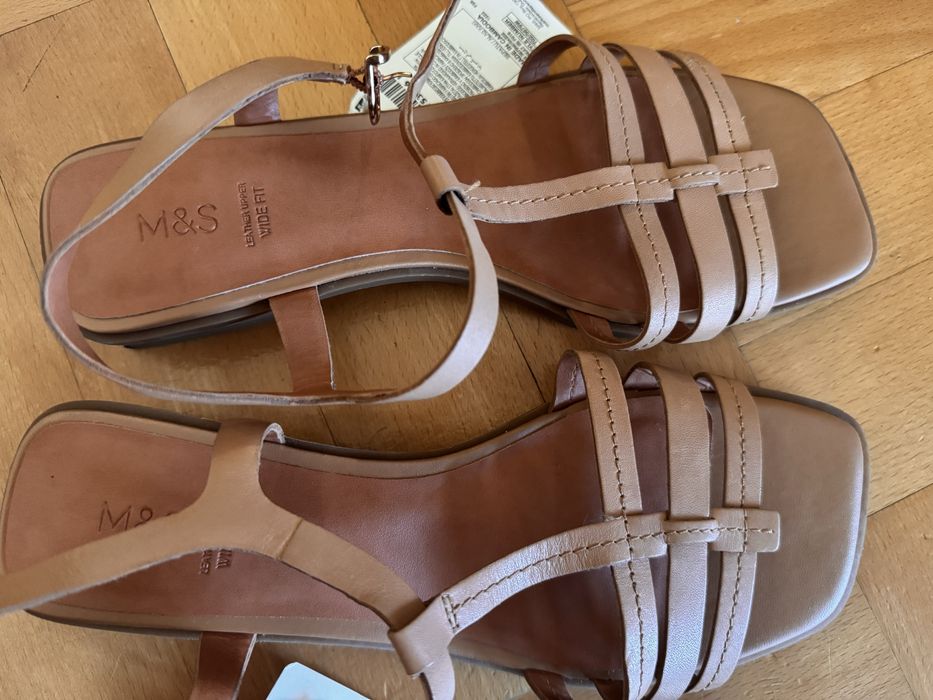 Шкіряні босоніжки M&S р.39-40