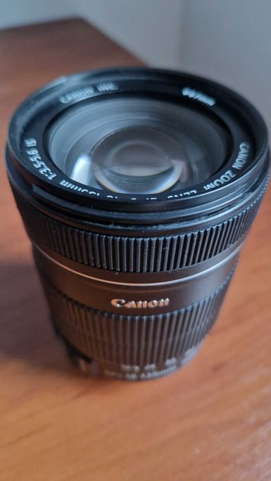 Продам об'єктив Canon 18-135 в гарному стані 5300 грн